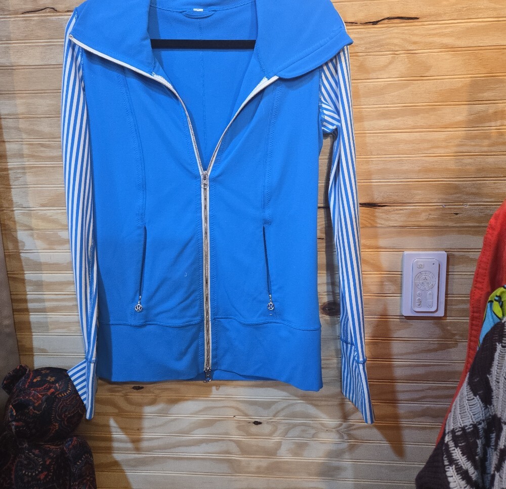 Lululemon Blue Women's Zip-Up Hooded Jacket - Picture 3 of 7